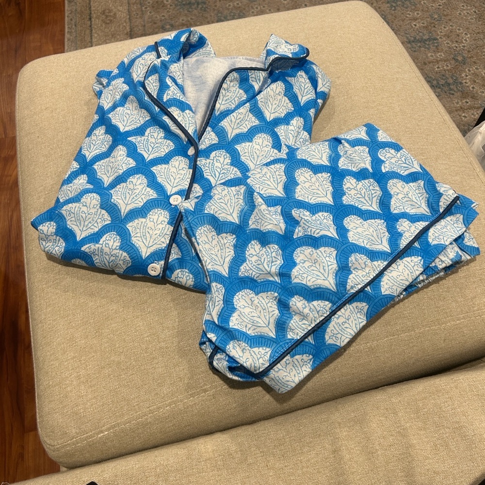 Blue and White Women’s Short Sleeve and Shorts Pajamas
